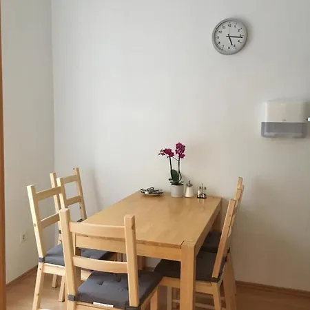 Ljubljana Rooms Han/Misafirhane *