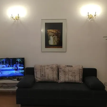 Kro Ljubljana Rooms *